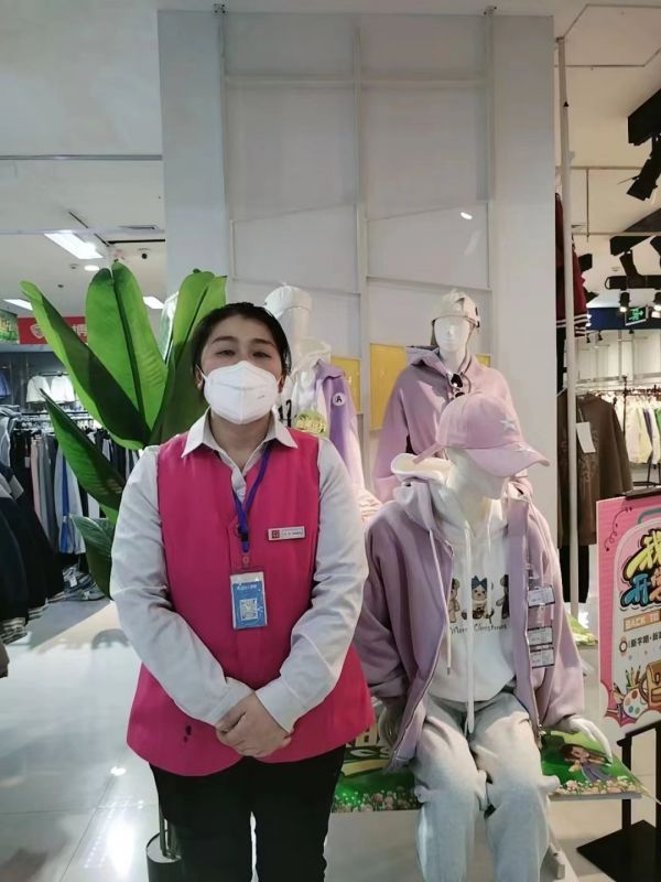 【新時代商廈寶龍店】企業(yè)文化踐行者（16）為顧客解決實際問題